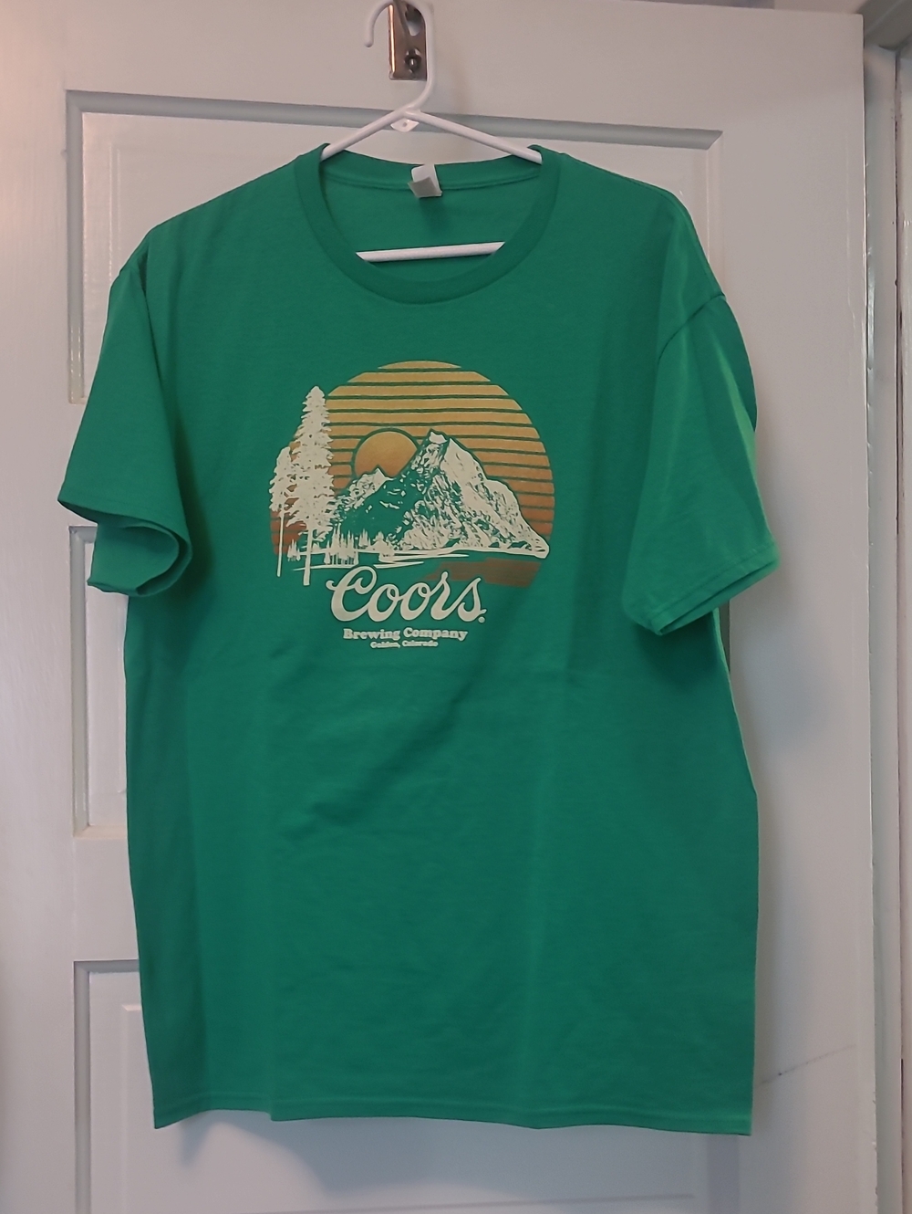 Coors Men's Green Graphic T-Shirt